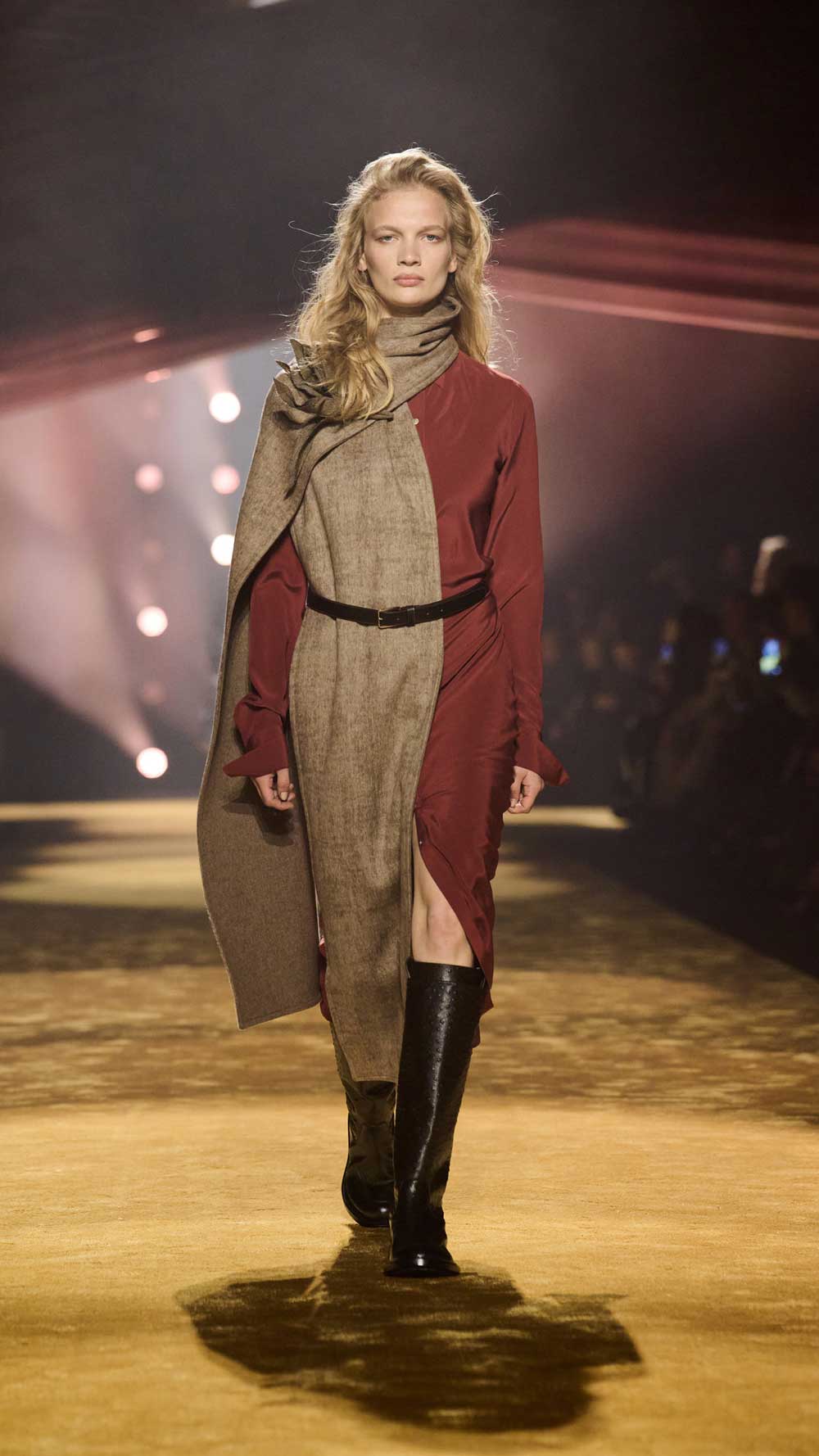 BOSS redefine el traje moderno en su colección FW26