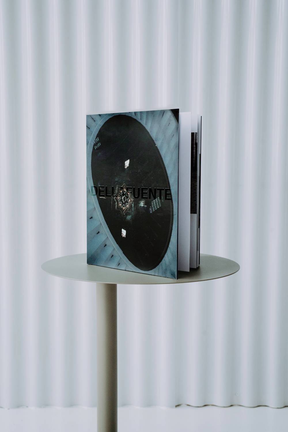 Dellafuente publica RIP Dreams, su primer fotolibro