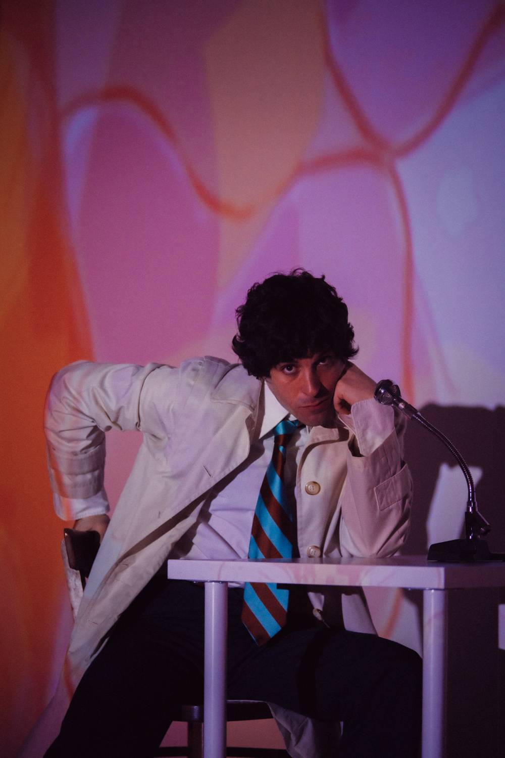 Maximiliano Calvo hace terapia en su disco Terapia de Grupo