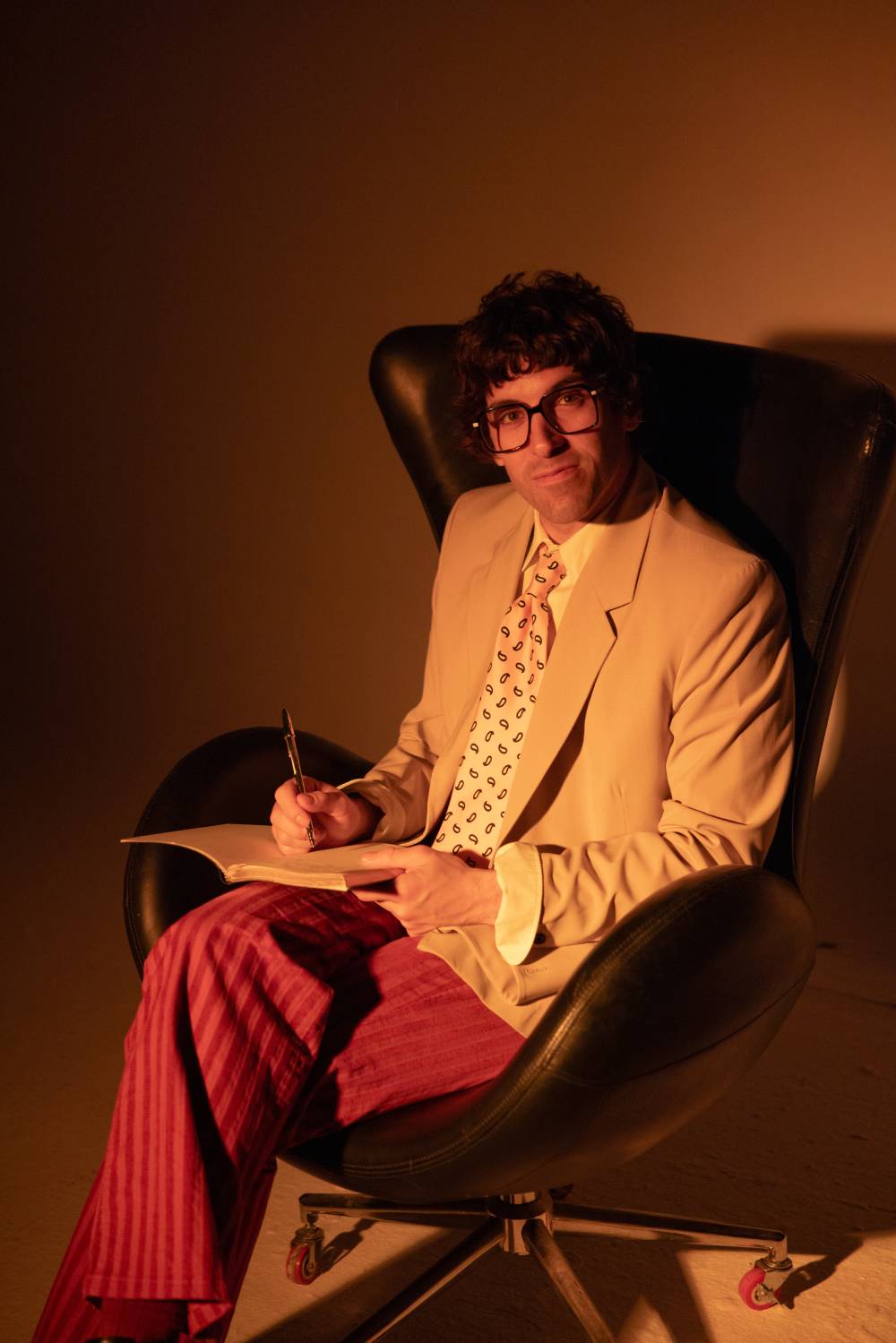 Maximiliano Calvo hace terapia en su disco Terapia de Grupo