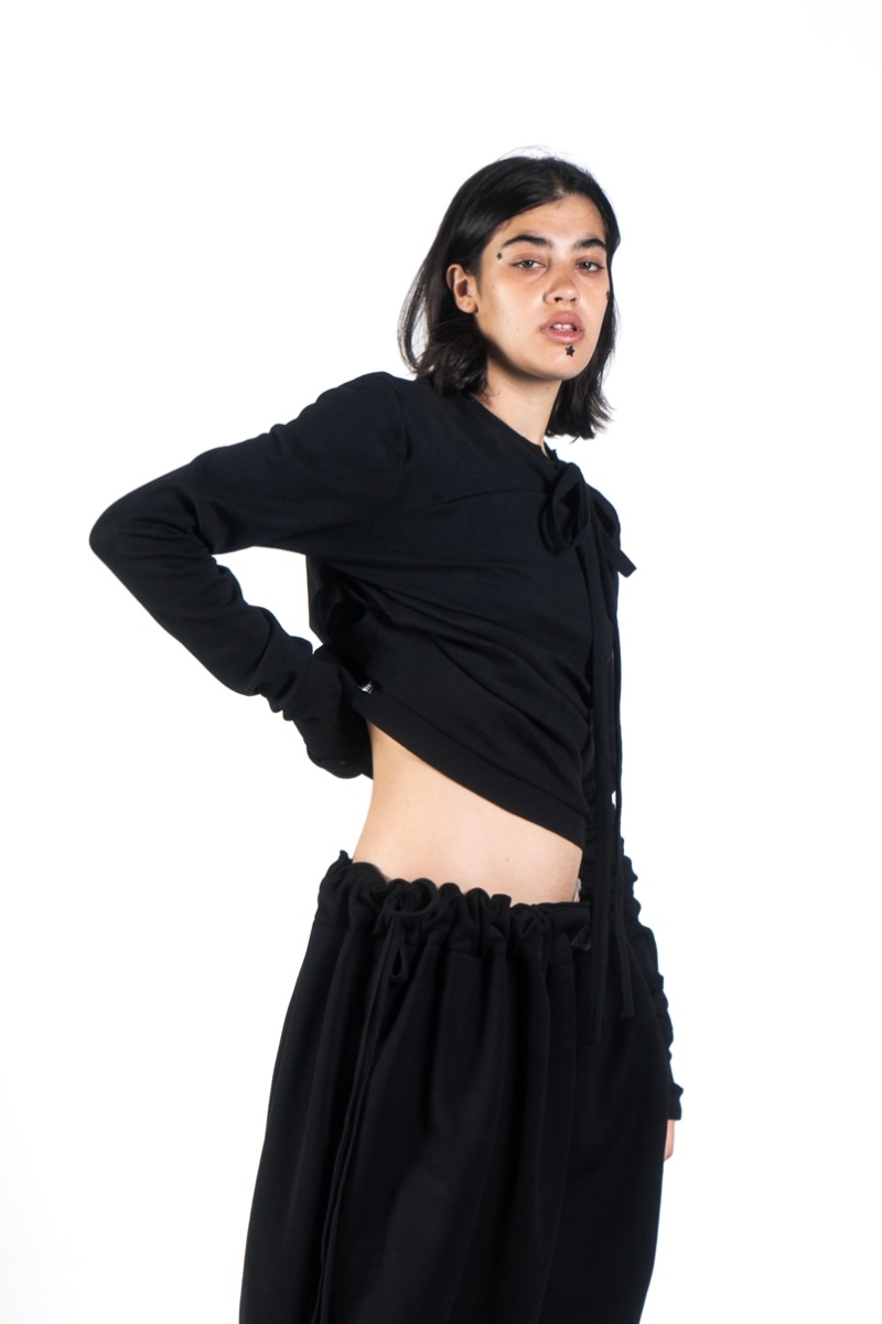 AAA Studio refleja el agotamiento con moda sin género