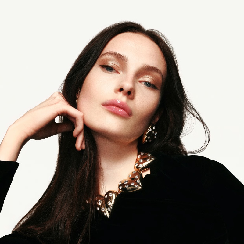 El lip oil de Carolina Herrera hará que quieras besar mucho