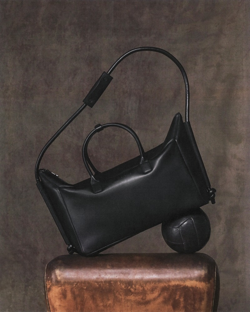 Entire Studios reinventa el sportswear clásico de adidas