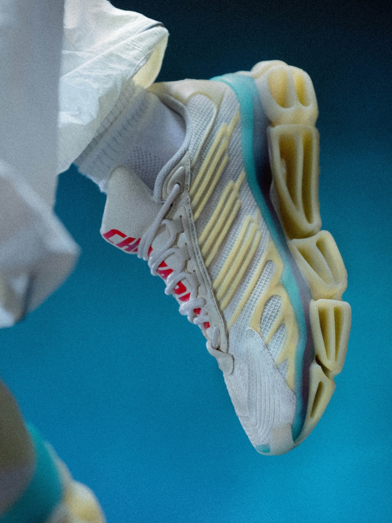 adidas y Willy Chavarria reimaginan las Megaride dosmileras