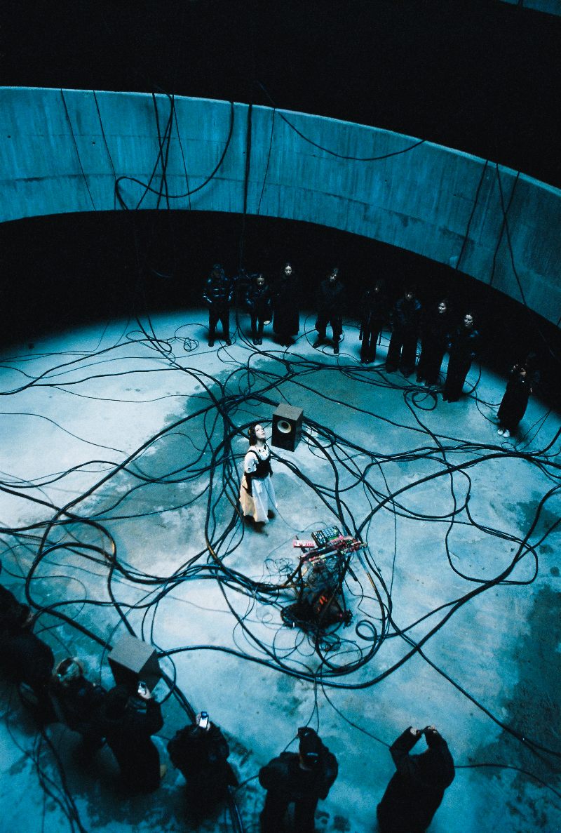 Bershka Music acompaña a Ela Minus en su sonido emocional