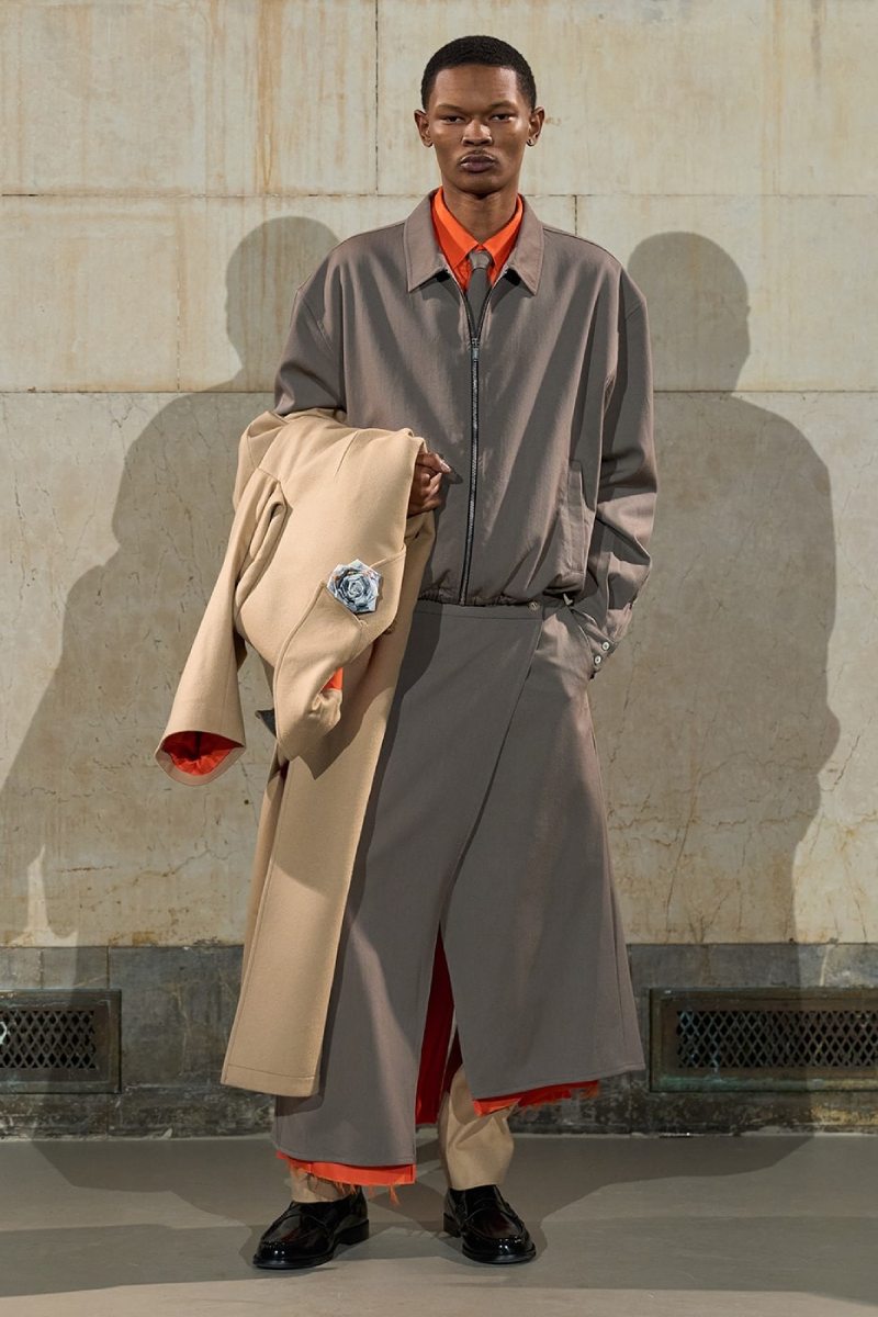 Rocky nos sigue vistiendo de motorcore y sastrería con Awge