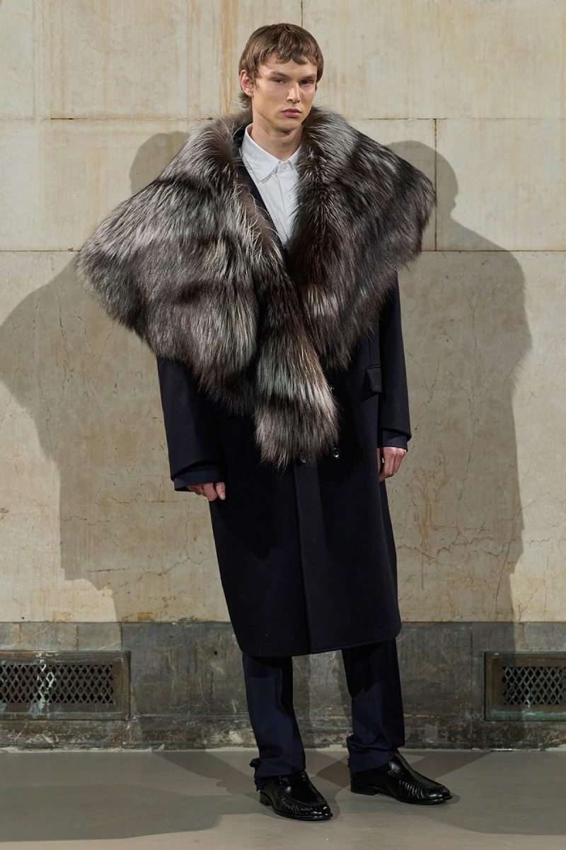 Rocky nos sigue vistiendo de motorcore y sastrería con Awge