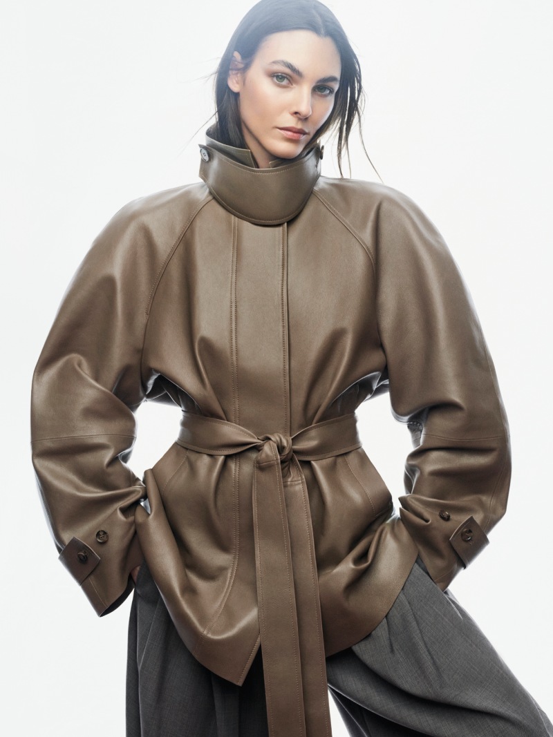 COS y Alexander Skarsgård nos dan una clase de minimalismo