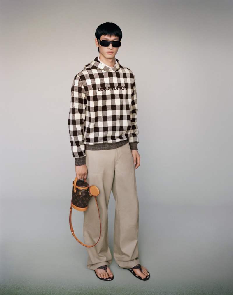 Pharrell reinventa el traje de Louis Vuitton para primavera