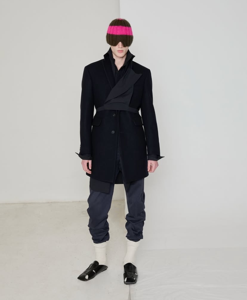 Carlota Barrera AW26: un armario heredado con sastrería