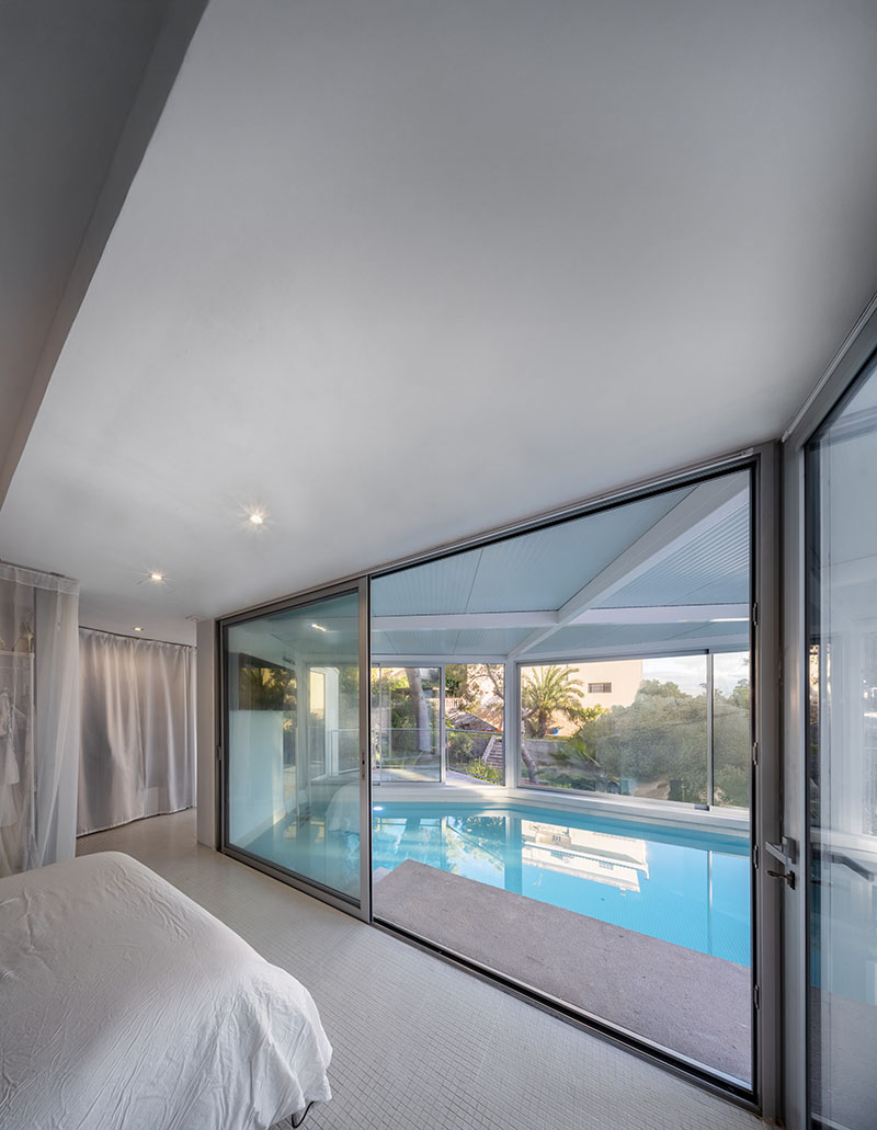 Prótesis brutalistas en Casa PB16 por Especie Arquitectura