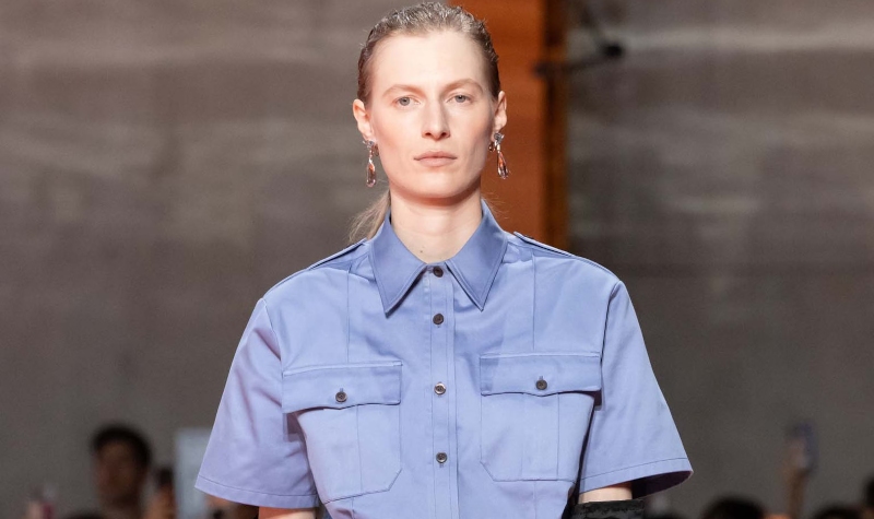 Ponte un filtro suave en tu piel con el corrector de Prada