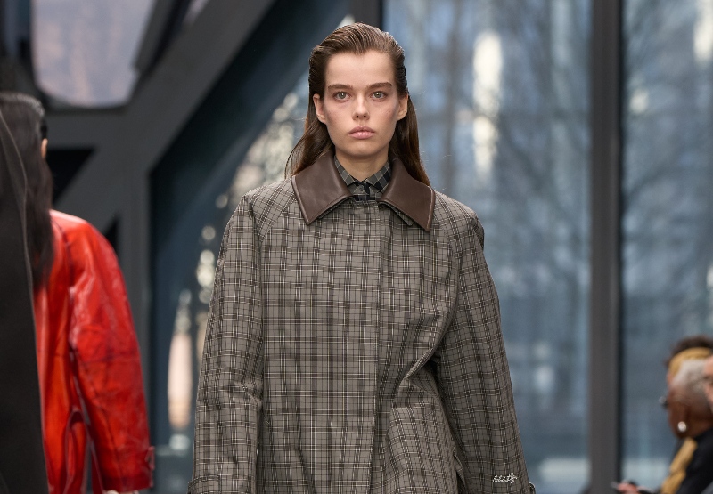 Calvin Klein dibuja el minimalismo americano con sastrería