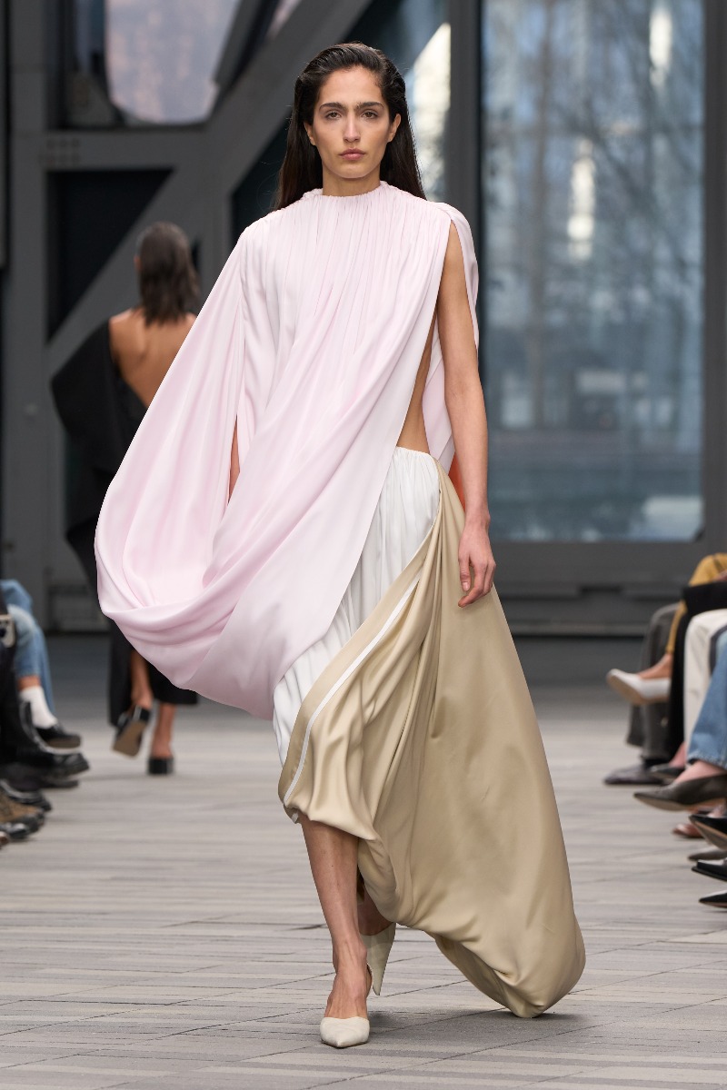 Calvin Klein dibuja el minimalismo americano con sastrería