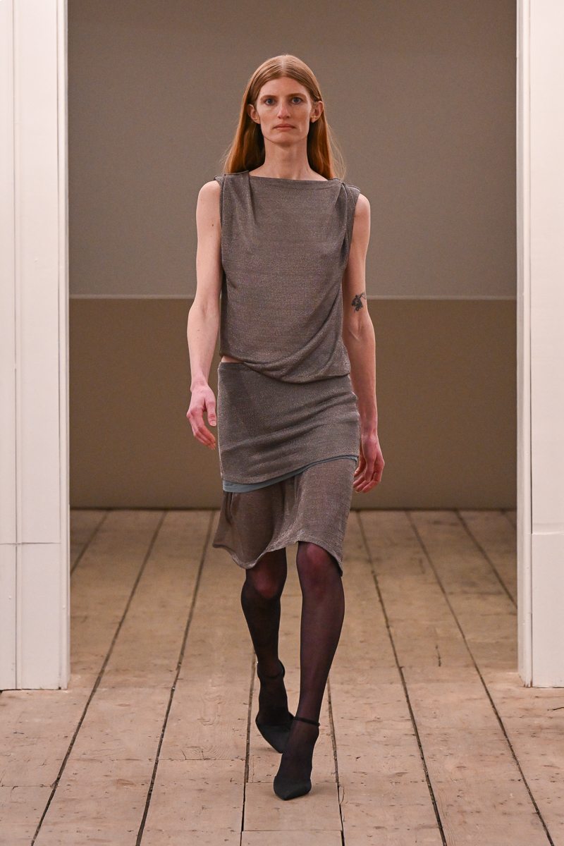 Eckhaus Latta se deja de fantasías y grandiosidad para fw26