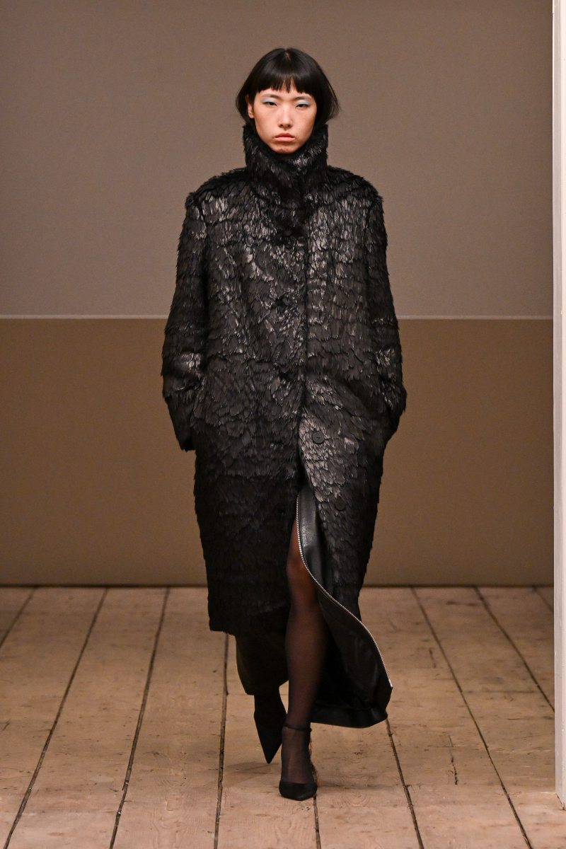 Eckhaus Latta se deja de fantasías y grandiosidad para fw26