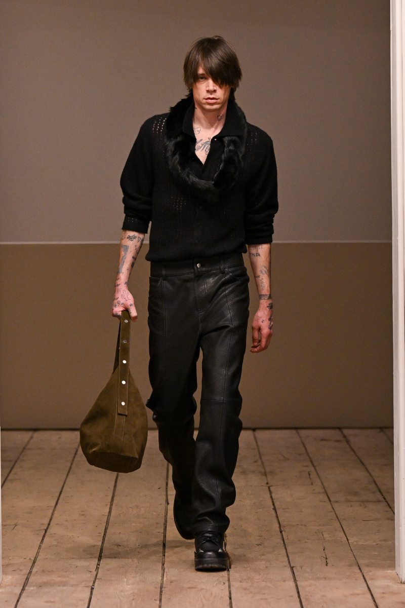 Eckhaus Latta se deja de fantasías y grandiosidad para fw26