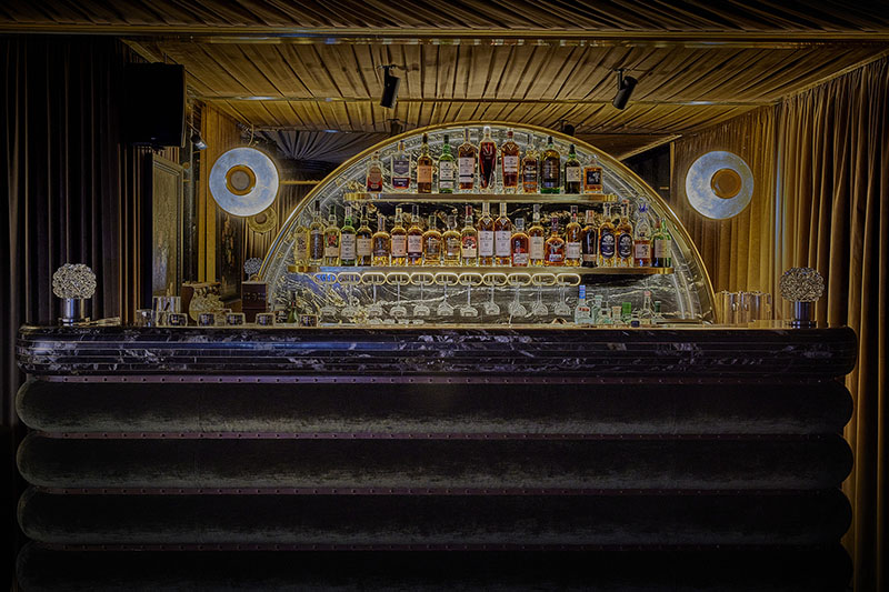 El Coleccionista y Persimmon's cambian de barra por un mes