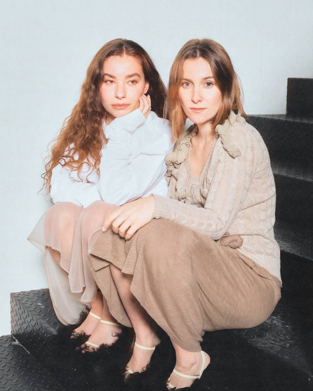 Fillas de Cassandra es el dúo gallego de folk futurista