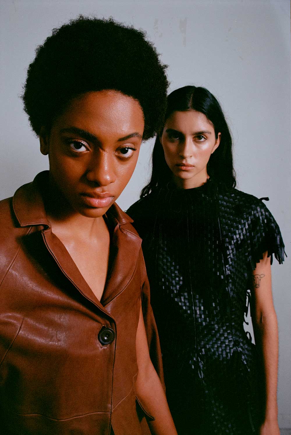 La estética del espejo compartido en la fotografía de moda