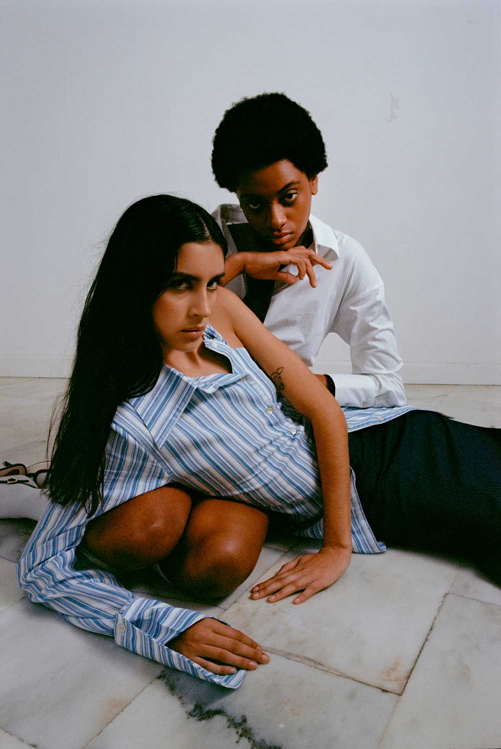 La estética del espejo compartido en la fotografía de moda