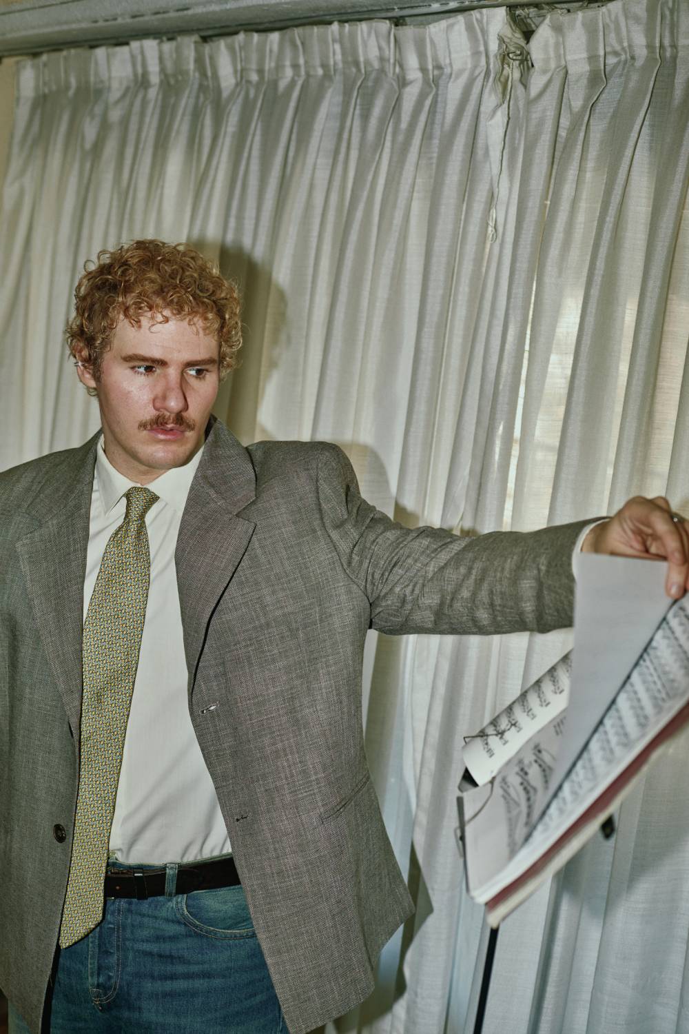 Gomz rinde homenaje a su padre en el tema Aa Papá