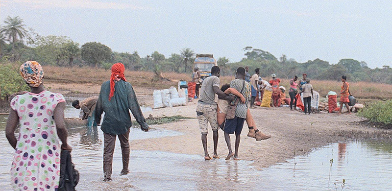La Risa y la Navaja enfrenta culpa europea y poder colonial