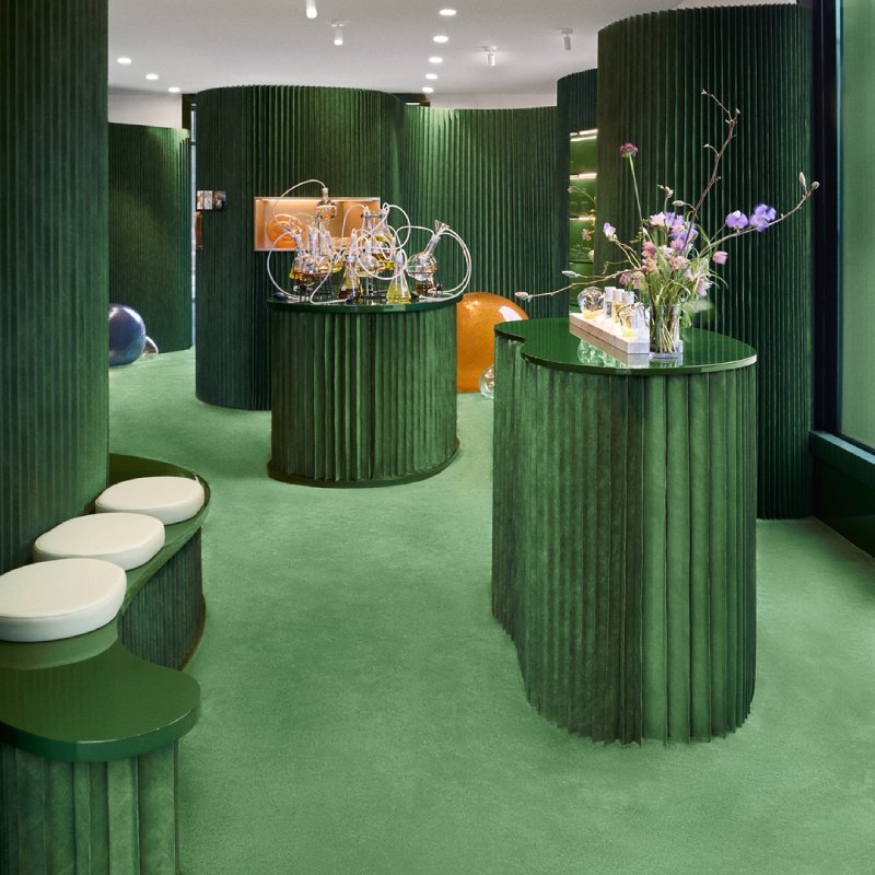 Loewe instala su Crafted Garden en Plaza Colón