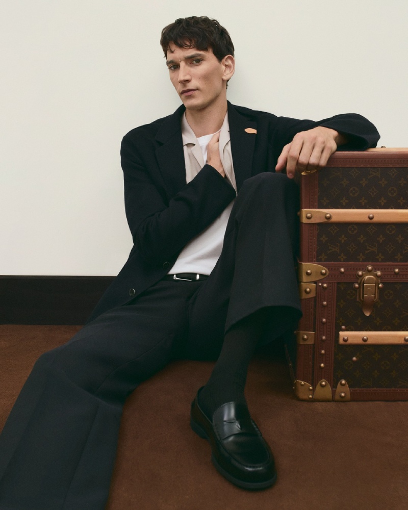 Pharrell estrena el fondo de armario ideal para un LV Trunk