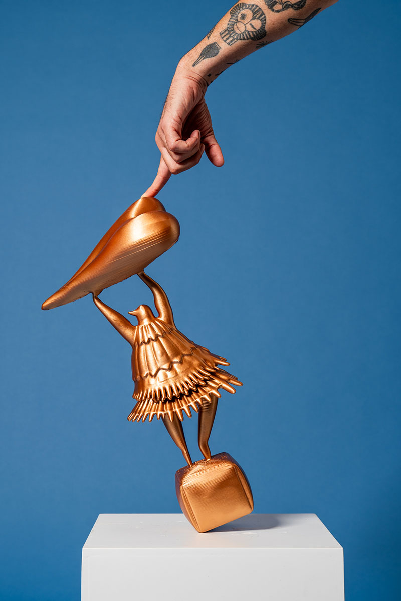 Love Catcher: Jaime Hayon pone el amor en lo más alto