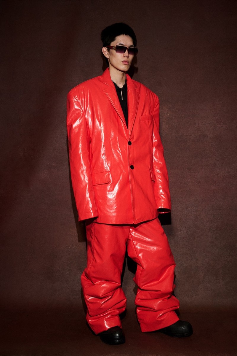 Luu Dan ahora viste al nuevo rico hortera que lo logró