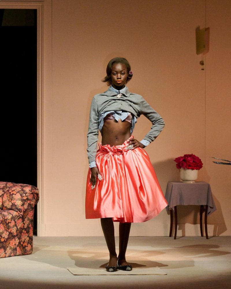 Charli XCX tiene nueva marca fetiche: August Barron