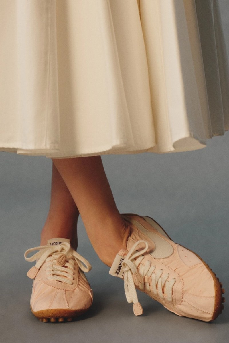 Jacquemus estrena nuevos colorways de las Nike Moon Shoes
