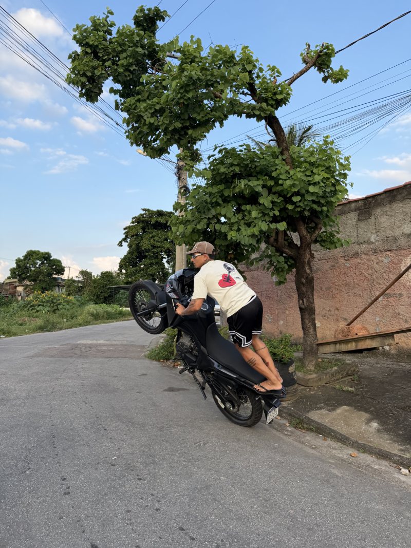 Velocidad como paradoja, lo nuevo de Nude Project para SS26