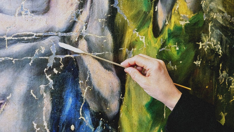 Los trabajadores del Museo Nacional del Prado visten Loewe