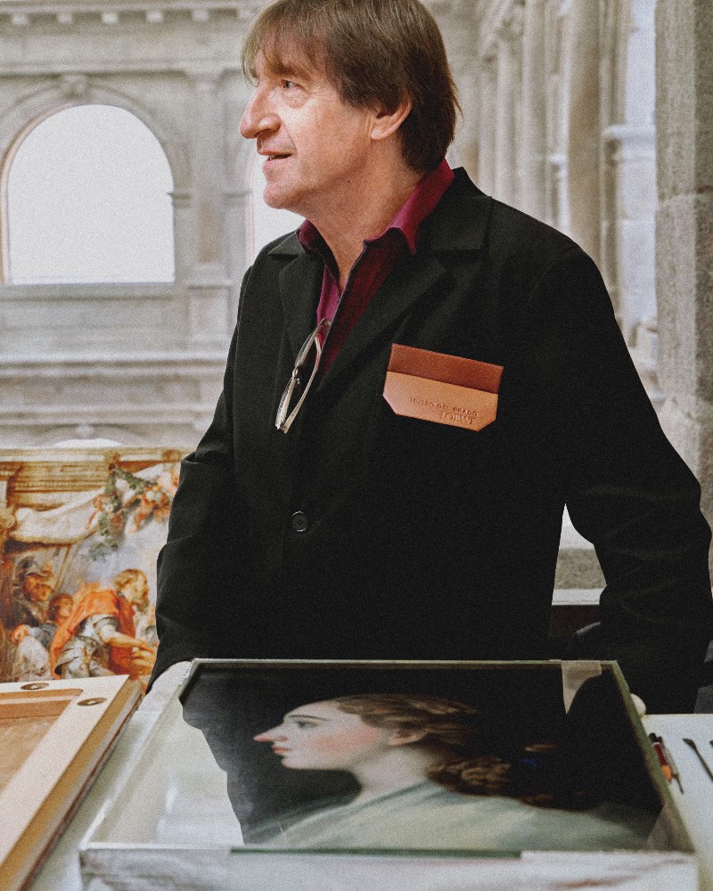 Los trabajadores del Museo Nacional del Prado visten Loewe