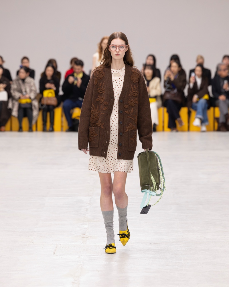 Onitsuka Tiger explora un armario liminal para fw26