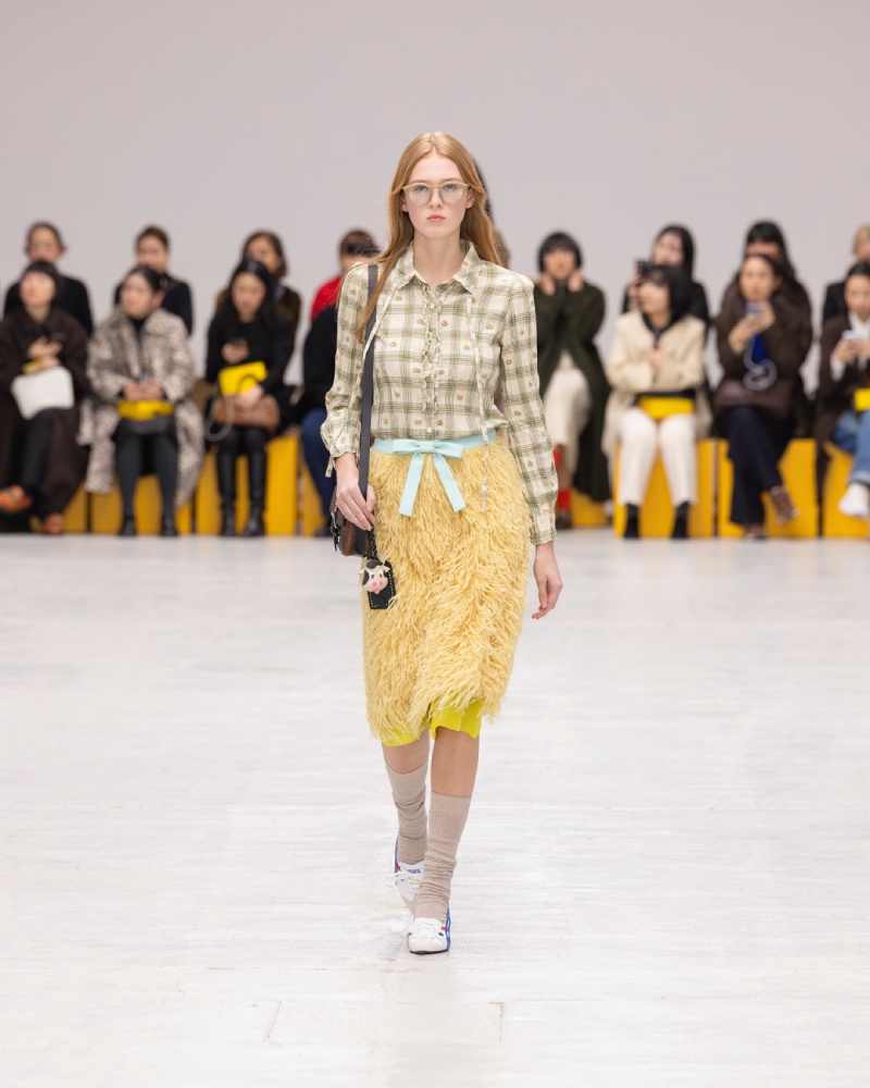 Onitsuka Tiger explora un armario liminal para fw26