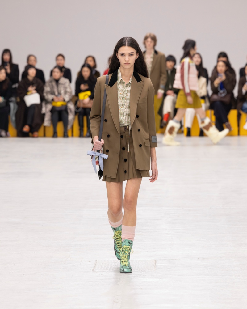 Onitsuka Tiger explora un armario liminal para fw26