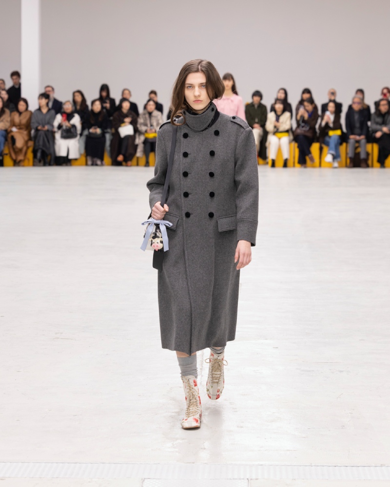 Onitsuka Tiger explora un armario liminal para fw26