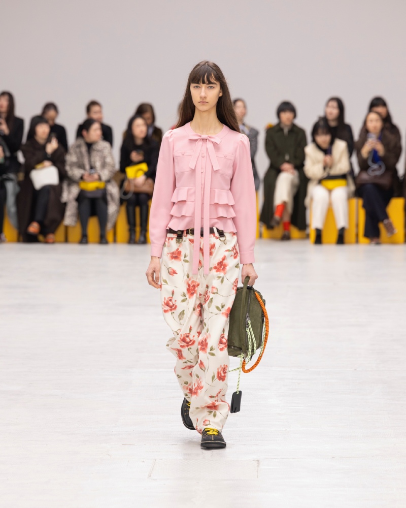 Onitsuka Tiger explora un armario liminal para fw26