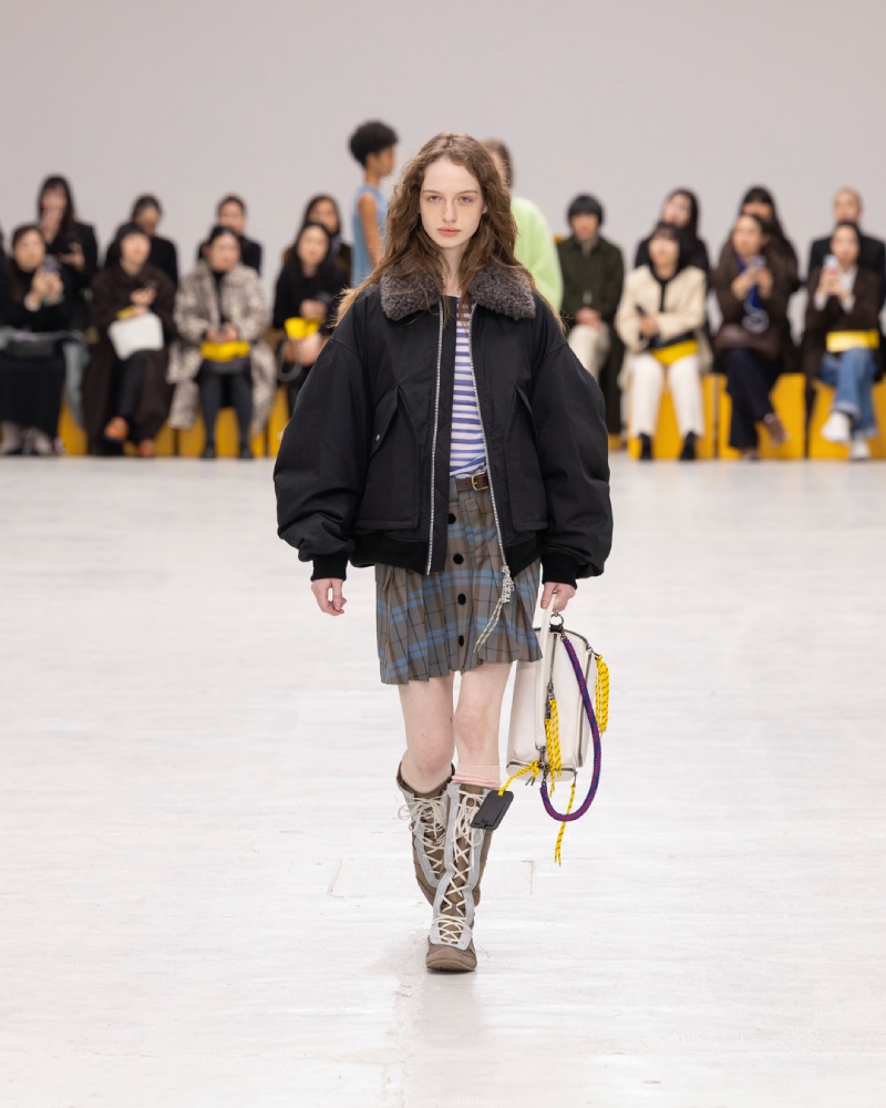 Onitsuka Tiger explora un armario liminal para fw26