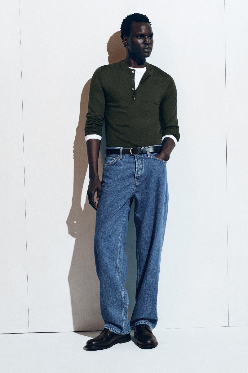 COS retiene su estilo minimalista en los denim de tendencia