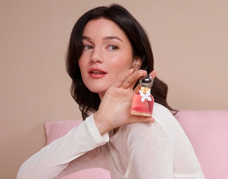 Cacharel te hará revivir tu primera cita con tu match