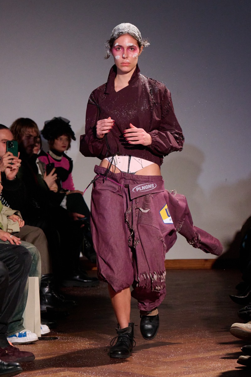 Plngns expande su armario vanguardista y upcycled para fw26