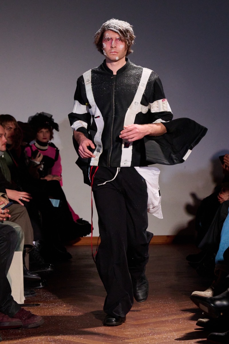 Plngns expande su armario vanguardista y upcycled para fw26