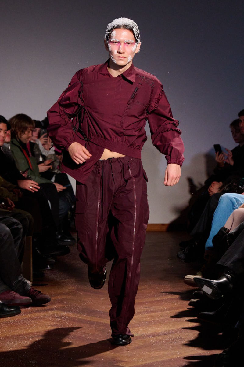 Plngns expande su armario vanguardista y upcycled para fw26