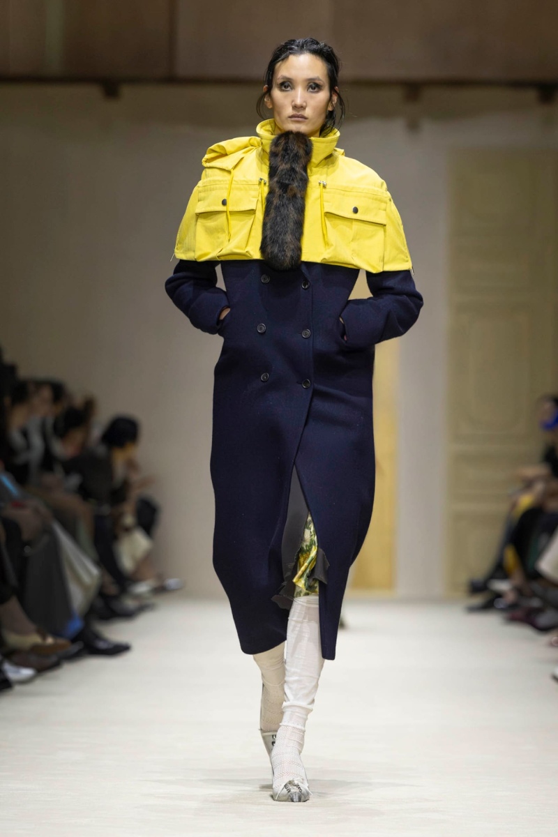 Prada hace un estudio de la mujer y el layering para fw26