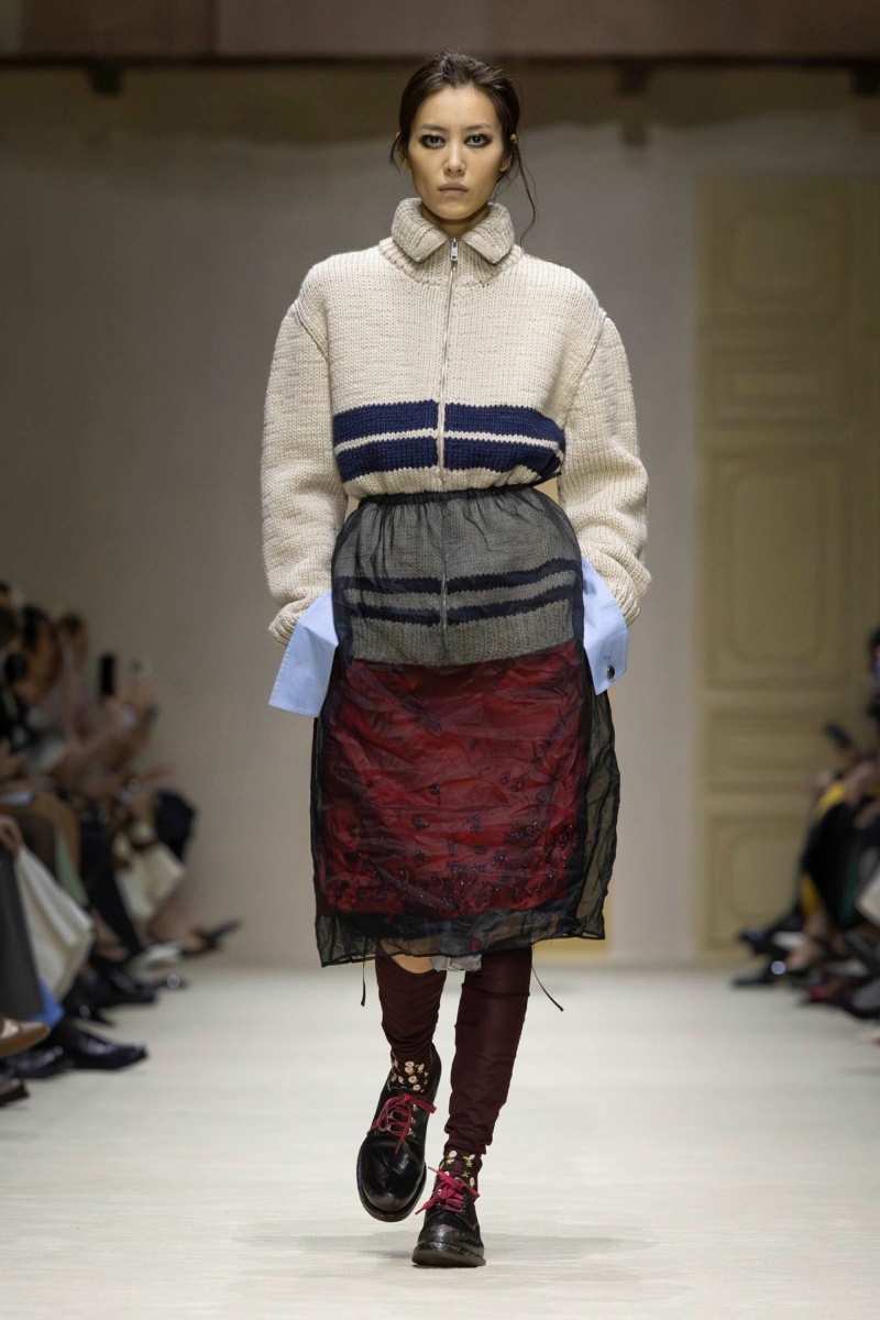 Prada hace un estudio de la mujer y el layering para fw26