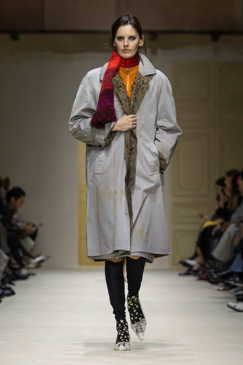 Prada hace un estudio de la mujer y el layering para fw26